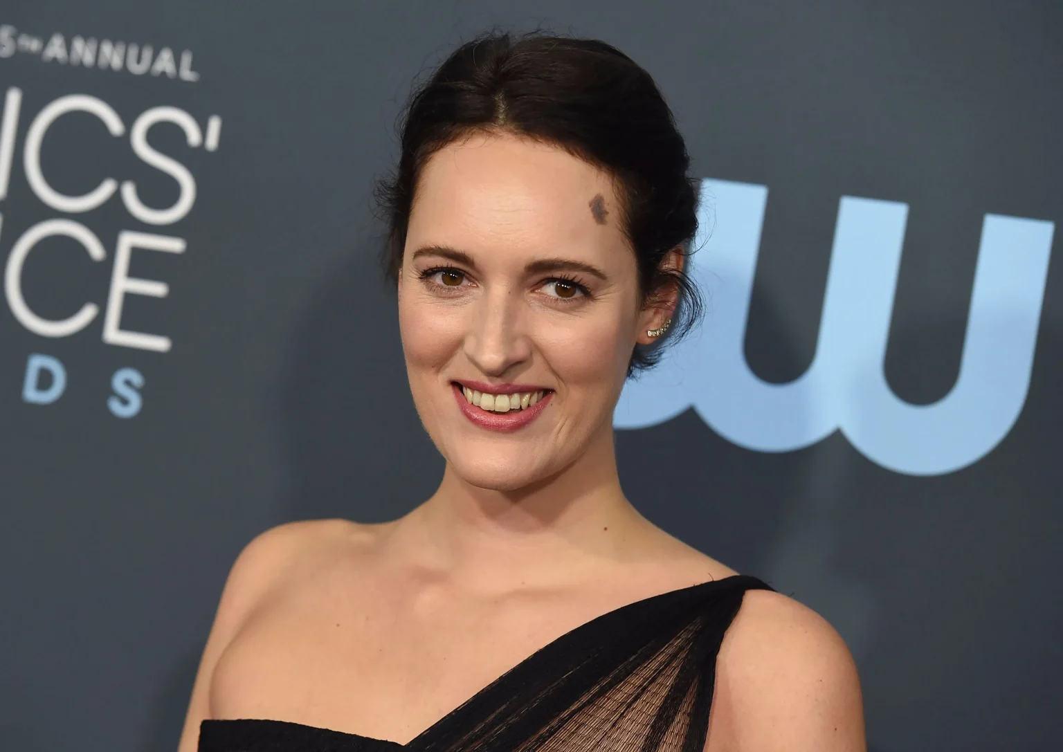 Phoebe Waller-Bridge Net Worth, Bio, Height, Family, Partner, Education, Wiki