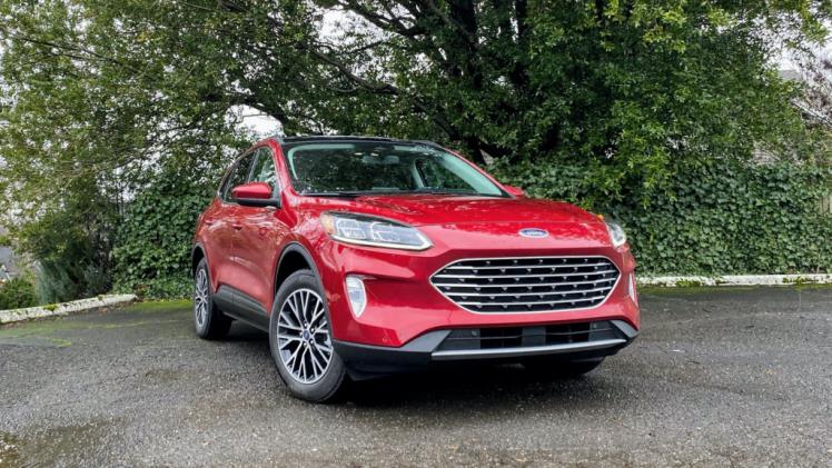 What Type of Batteries Are Best for Ford Escape Models?