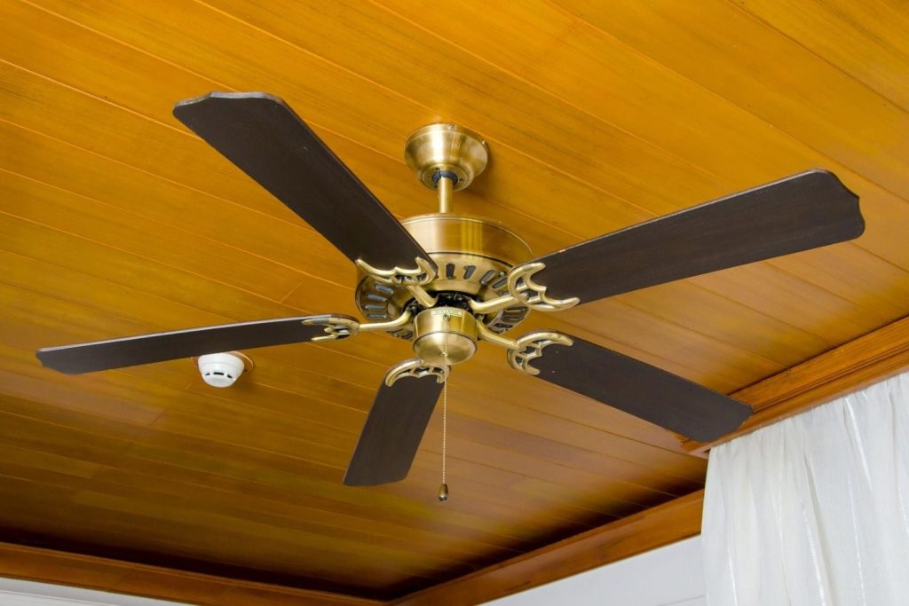 Suggestions on the Use of Ceiling Fans in Different Seasons