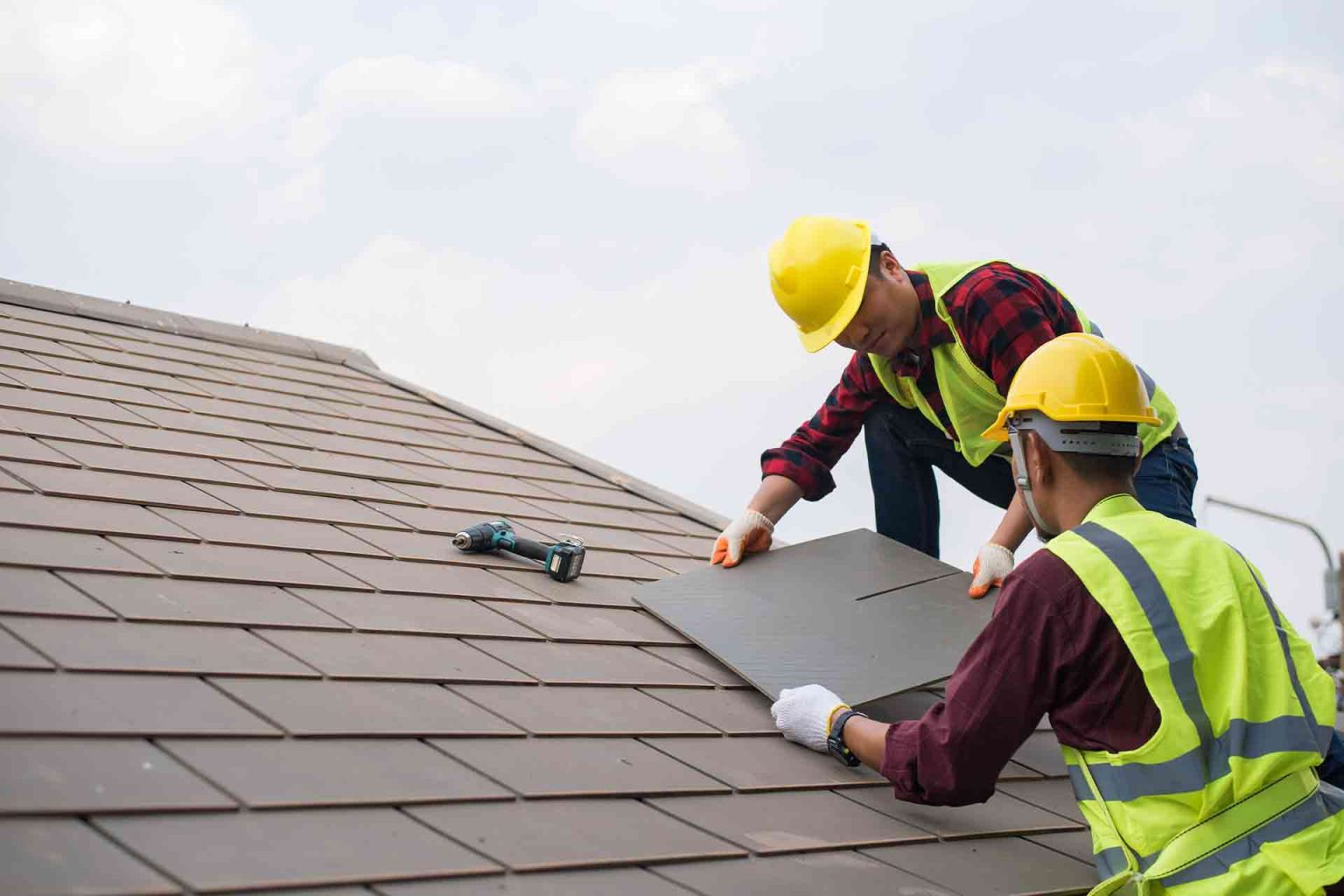 Roofing Contractor Checklist: What to Ask and Know Before Hiring