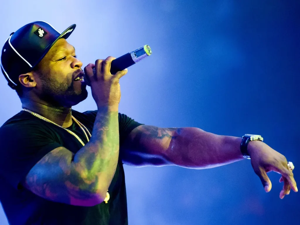 TOP 5 celebrities who made money on real estate investments