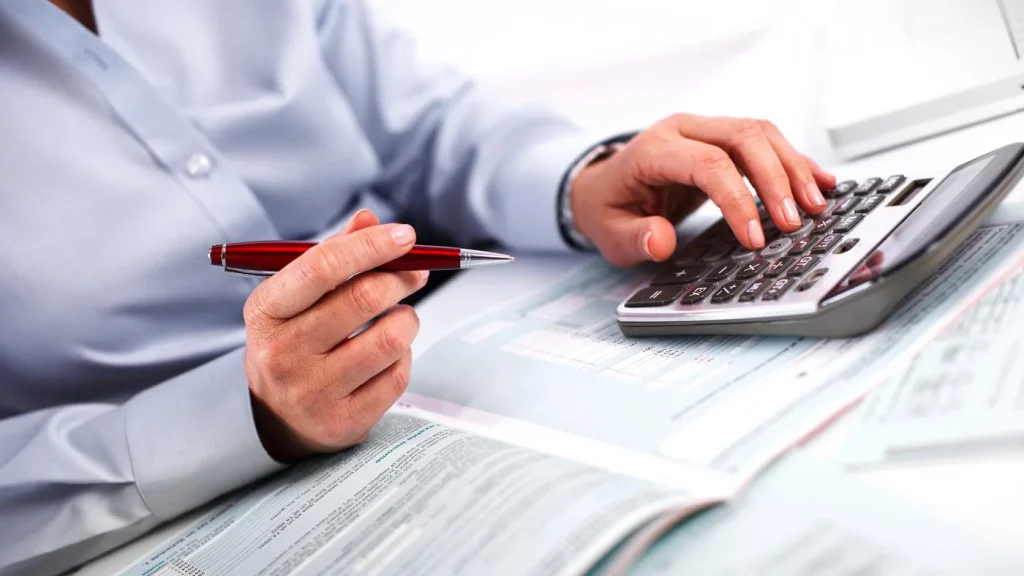 Effective Ways to Pay Yourself as a Small Business Owner