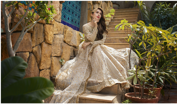 Celebrity-inspired Pakistani engagement dresses: Get Red Carpet Look