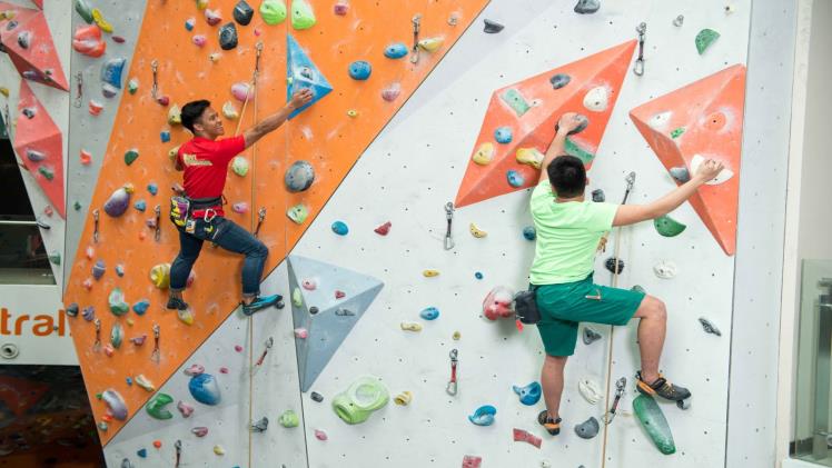 Some Benefits of Rock Climbing Hangboard for Your Perusal
