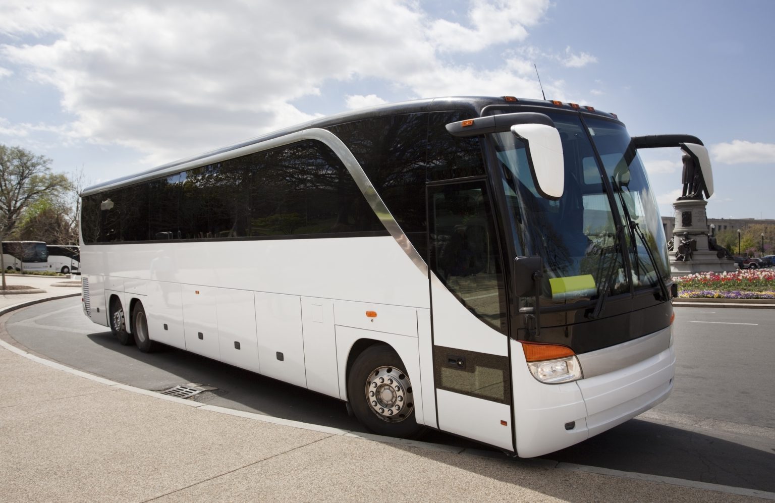 Discovering Convenience and Community: The Benefits of a Charter Bus Rental Near You