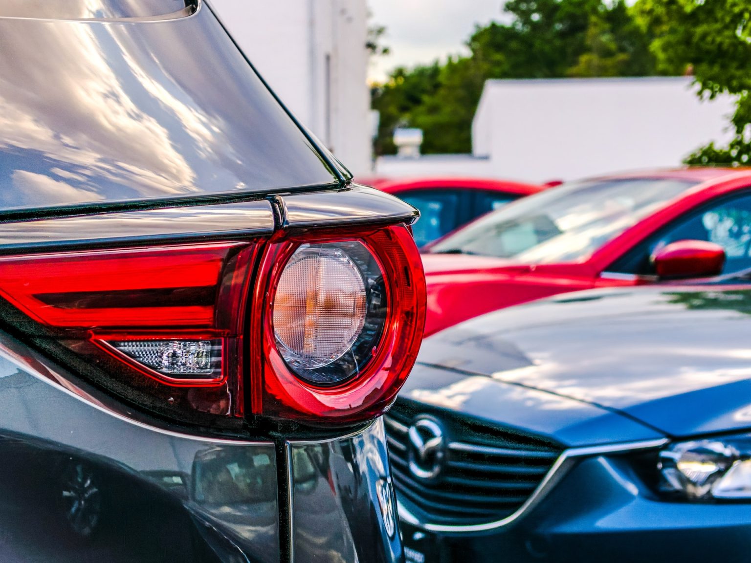 Choosing the Right Car Rental Service: Tips for a Smooth Rental Experience
