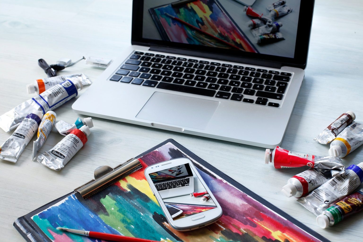 Empowering Artists: Simplifying the Artistic Process with Digital Tablets