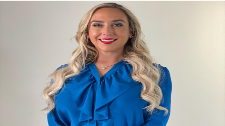 Immigrants Overcome Challenges with Alexandra Lozano Immigration Law Abogada Alexandra and the team members at her firm, The Alexandra Lozano Immigration Law Firm, are committed to helping immigrants overcome challenges in the U.S.