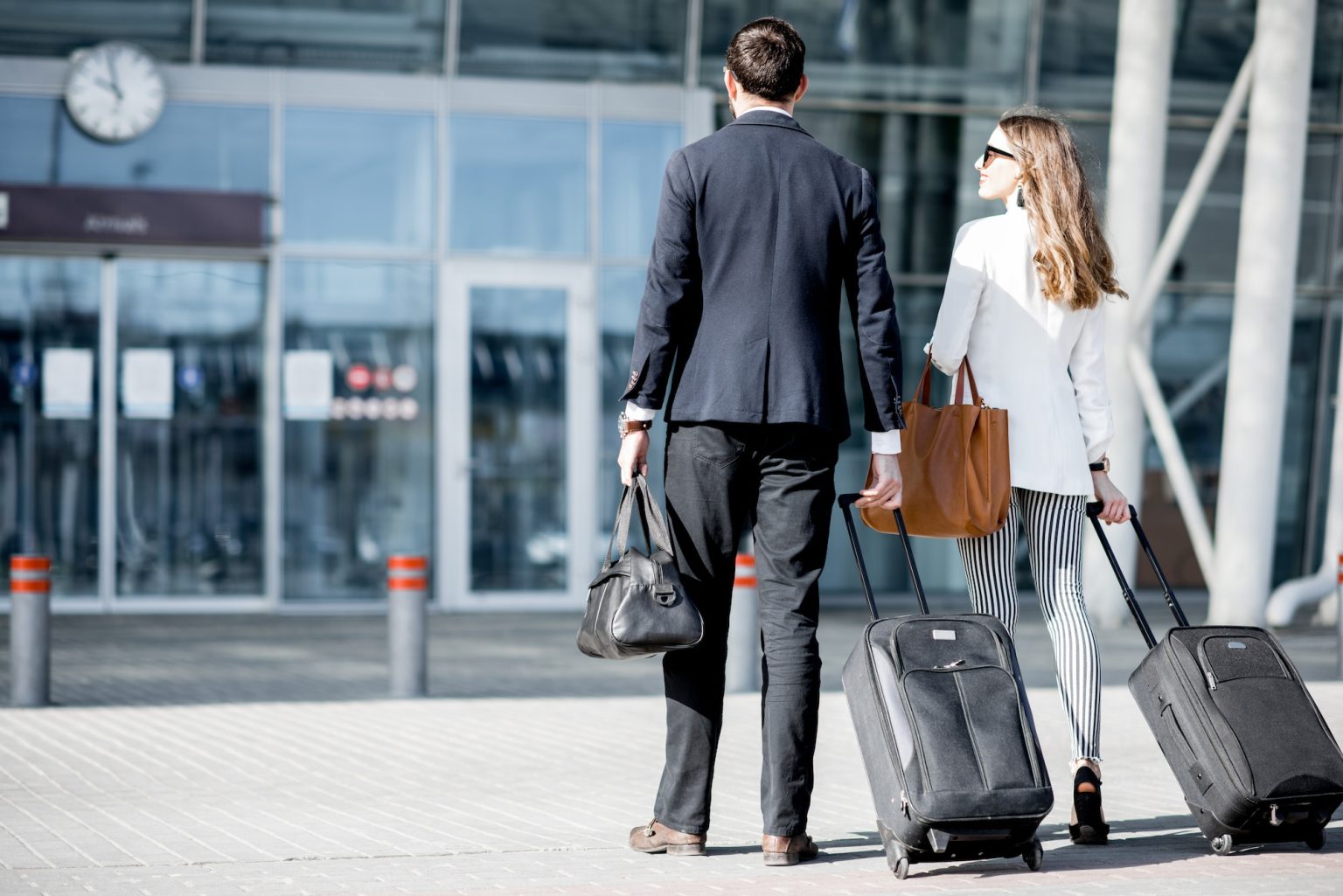 The Ultimate Business Travel: Premium Airport Meet & Greet Limo Services in Orlando