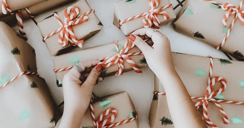 How to Buy Wrapping Paper Online and From the Comfort of Your Home