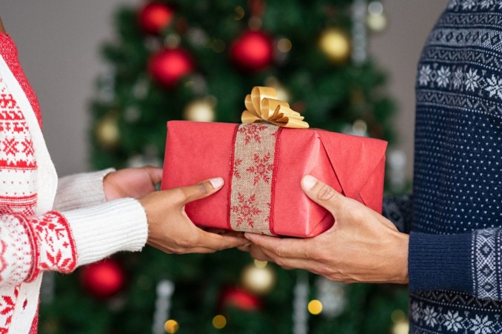 HOW TO CHOOSE THE BEST CHRISTMAS GIFT FOR A LOVED ONE