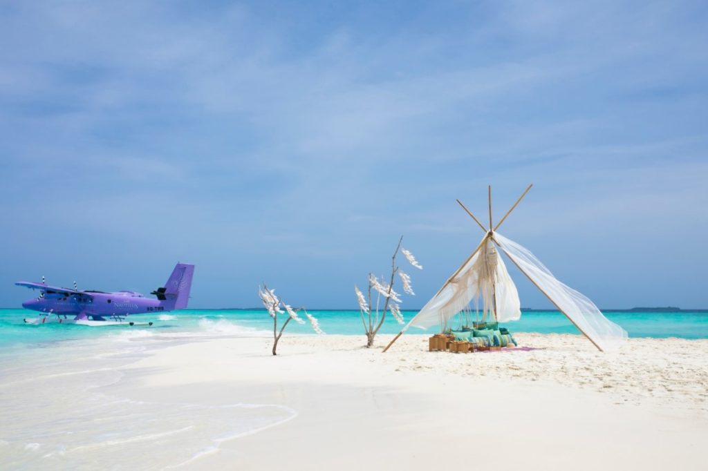 Travel agent offers fast lane in Maldives airport