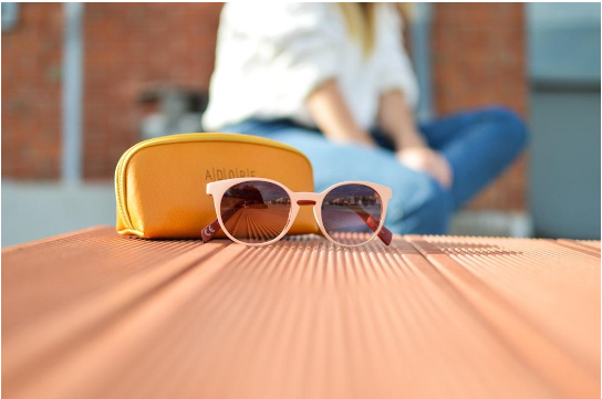 How to Match Your Outfit with Your Glasses