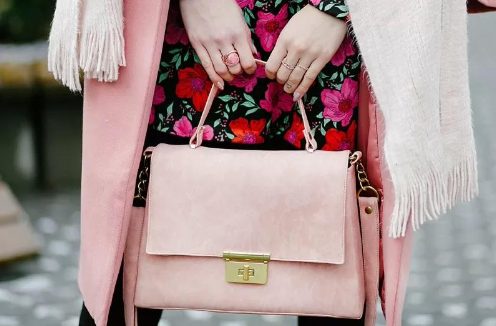 Making a Name for Yourself: The Rise of Custom and Personalized Name Handbags