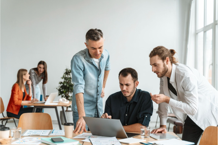 How to Build a Healthy Work Relationship With Employees