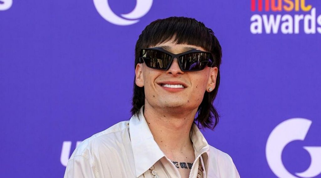 Peso Pluma Age in 2024: Discover the Mexican Singer’s Real Age